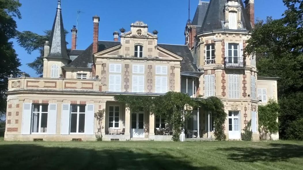 Chateau De Maucouvent Challuy 외부 사진